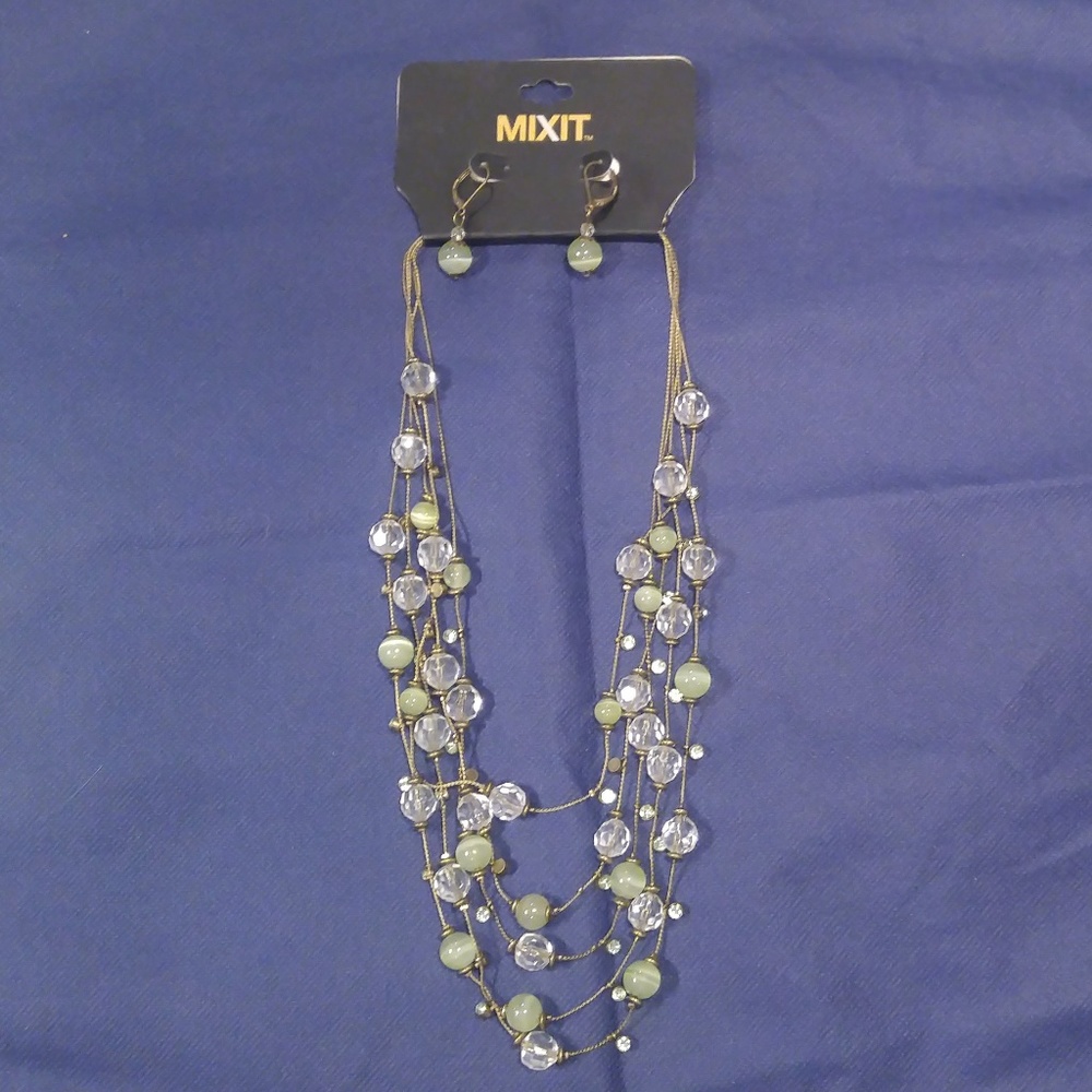 Green Beaded Necklace Set